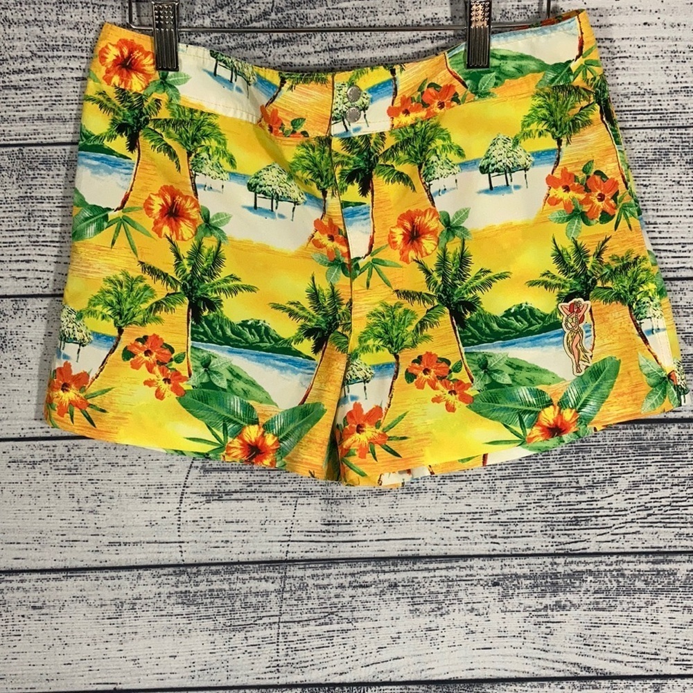 Vintage Walt Disney World Tropical Hawaiian Shorts